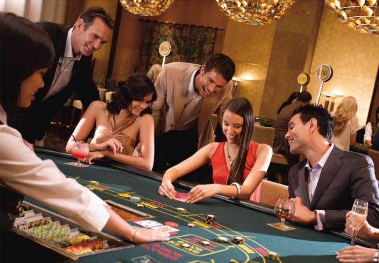 Casino-Baccarat-Players
