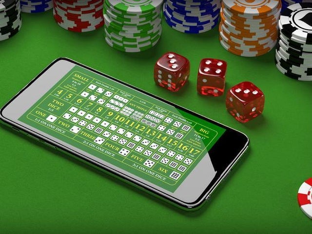 Look Over The Advantages Of Profiting Through Online Gambling