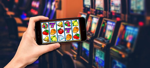 Why Playing Poker On America Card Room Mobile Is Popular?